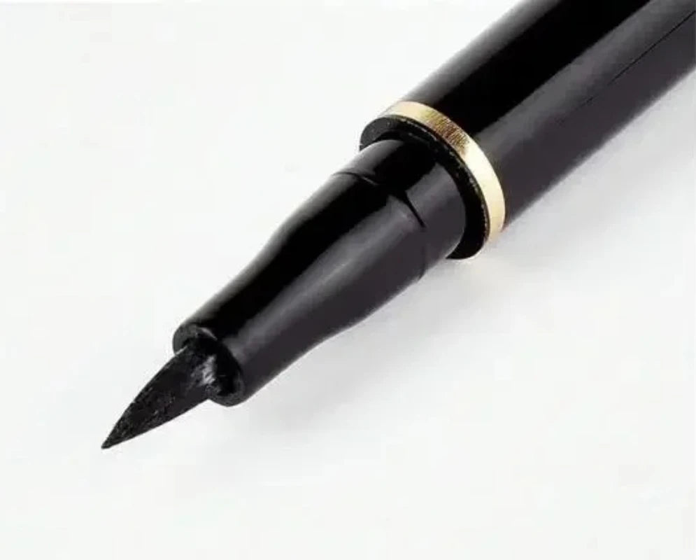 Crayon d'eye-liner liquide noir imperméable Grands yeux Maquillage longue durée Eyeliner Stylo Maquillage lisse Rapide Séchage rapide Outil cosmétique pour les yeux
